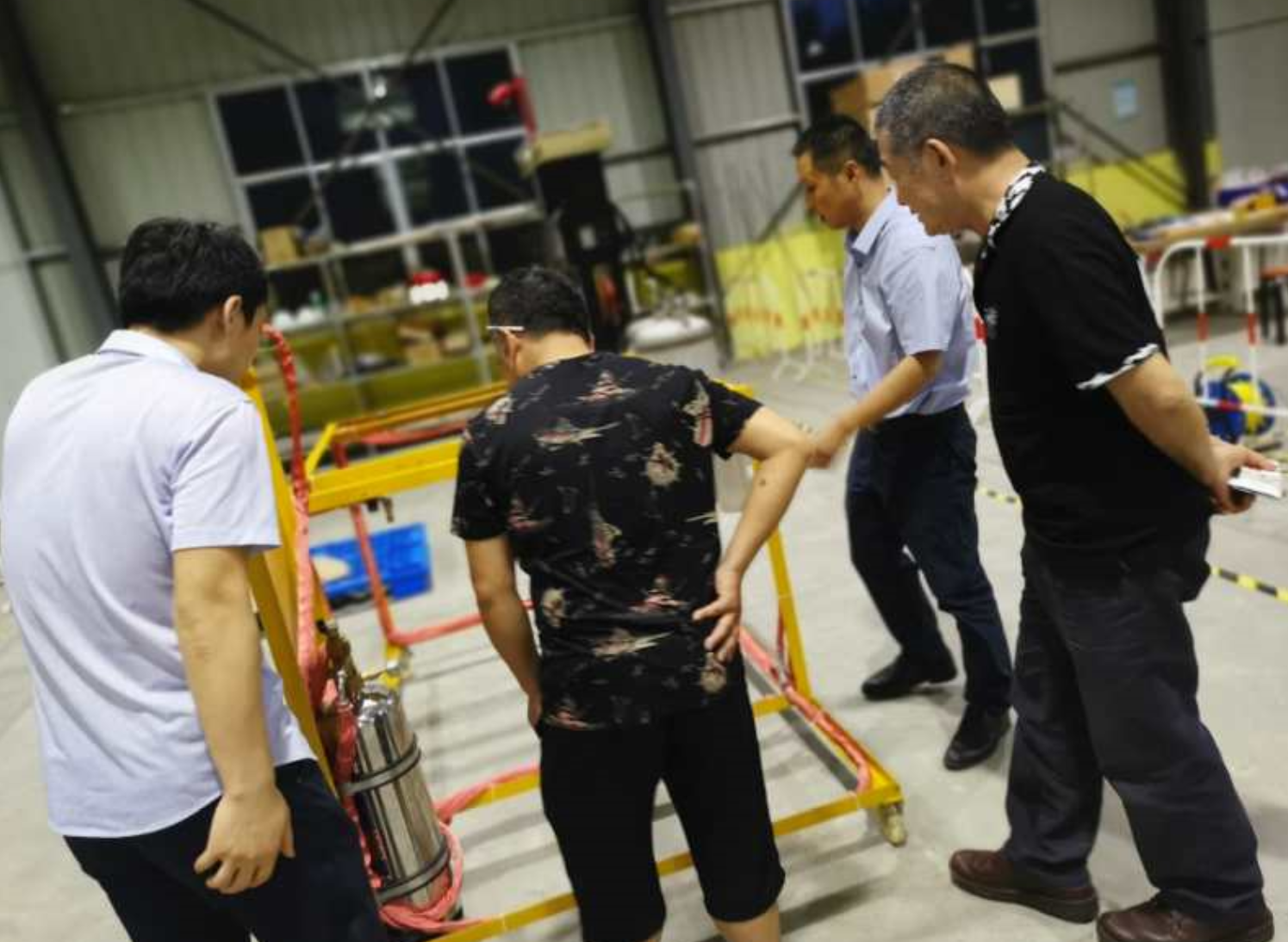 台湾台北客户考察中道消防不带电自动灭火装置