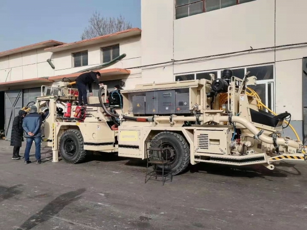 煤矿井下车辆局部空间自动灭火装置