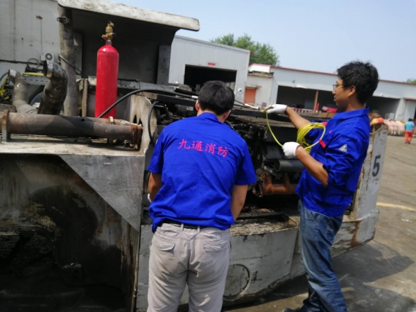 水基自动灭火装置对港口堆高机发动机舱的防护